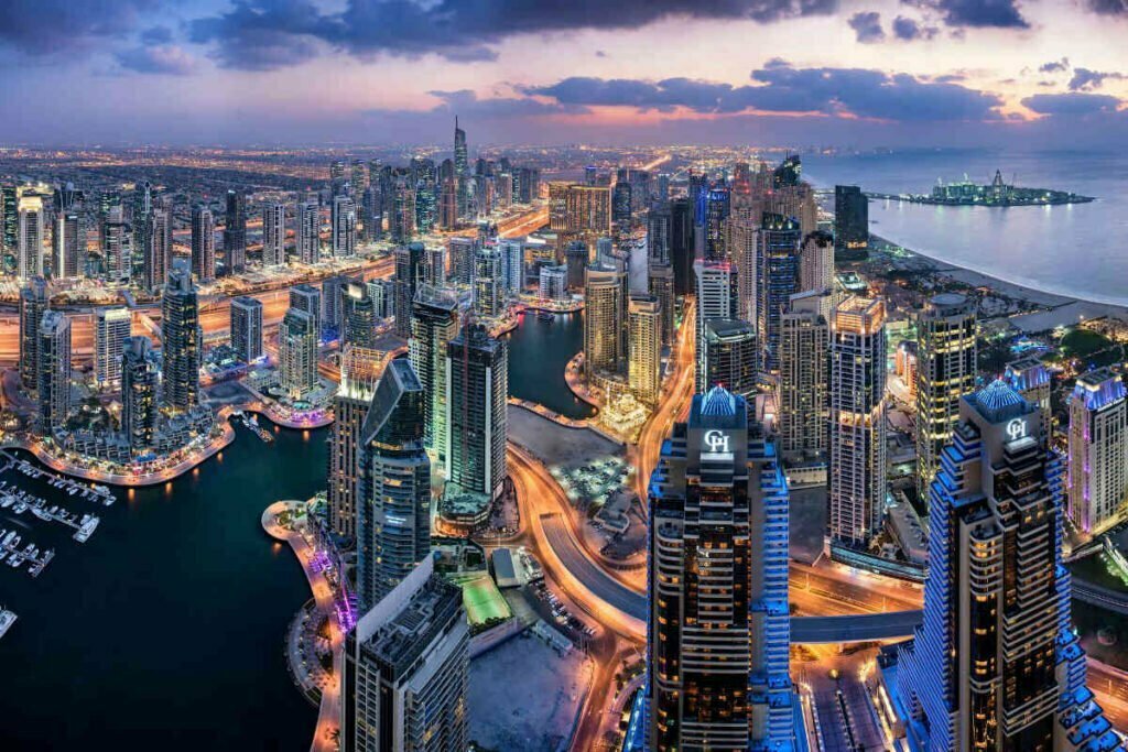 Visit-Dubai-at-Night