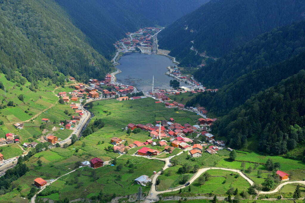Trabzon Bergee und See,