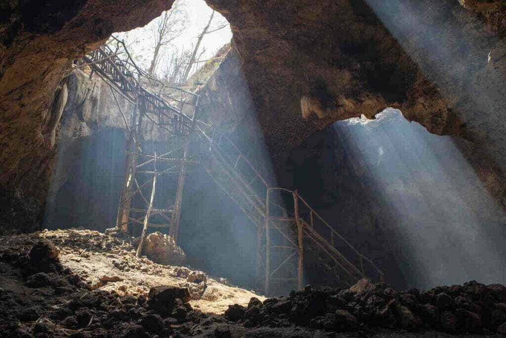 Höhle in Mawi in Lombok Indonesien