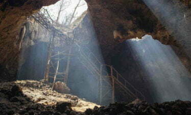 Höhle in Mawi in Lombok Indonesien